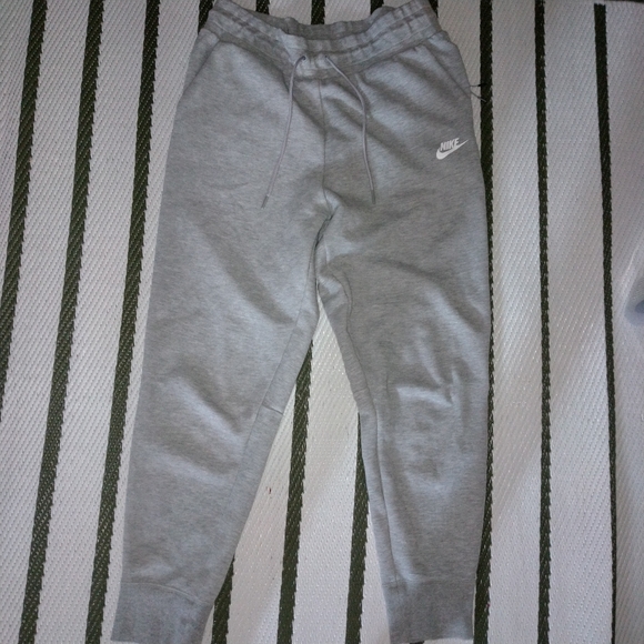 Nike tech fleece joggers - Picture 1 of 5